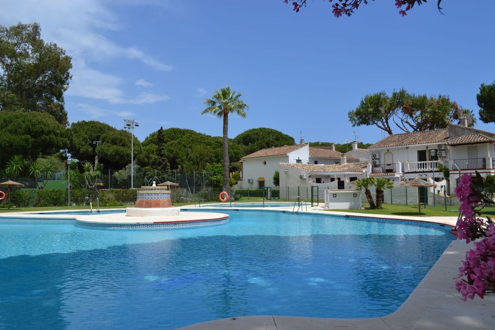House | Resale in Elviria in Elviria, Costa del Sol - Main property photo