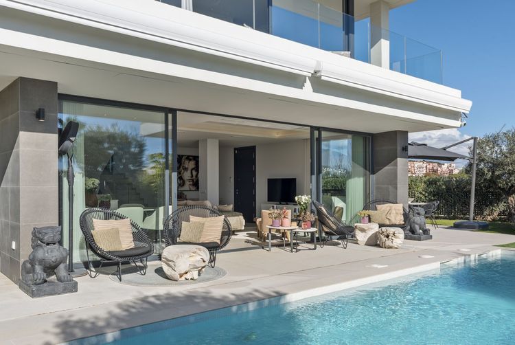 House | Resale in La Duquesa in La Duquesa, Costa del Sol - Photo 4