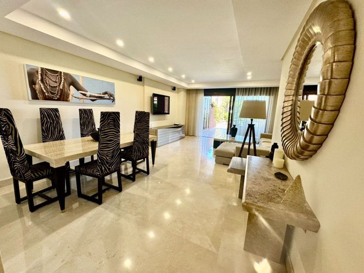 Apartment | Resale in Puerto Banús in Puerto Banús, Costa del Sol - Photo 3