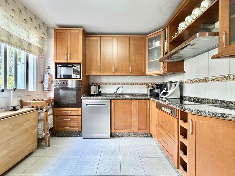 Apartment | Resale in The Golden Mile in The Golden Mile, Costa del Sol - Photo 4