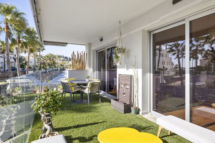 Apartment | Resale in Mijas Costa in Mijas Costa, Costa del Sol - Photo 3