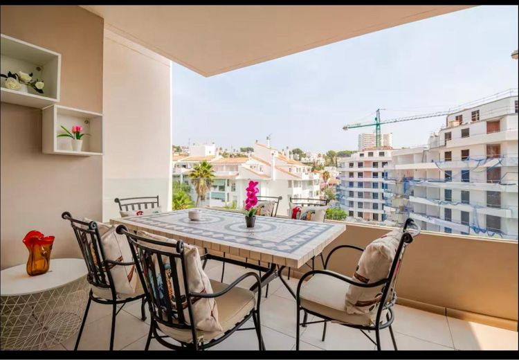 Apartment | Resale in Nueva Andalucía in Nueva Andalucía Others, Costa del Sol - Photo 2