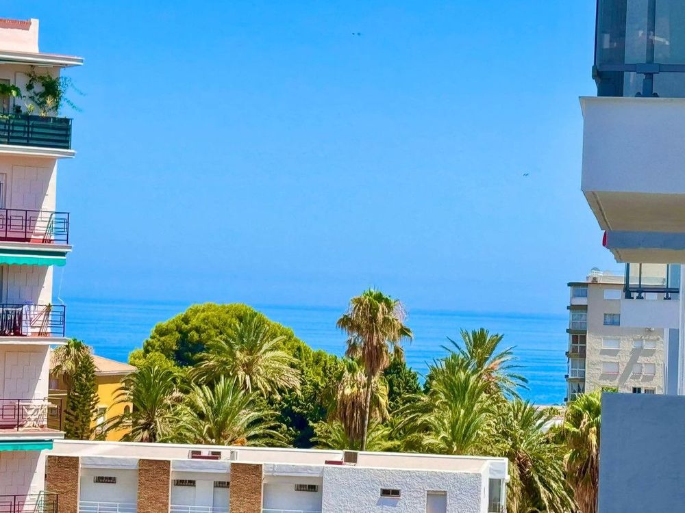 Apartment | Resale in Benalmadena Costa in Benalmadena Costa, Costa del Sol - Main property photo