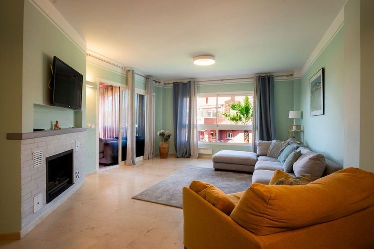 Apartment | Resale in Elviria in Elviria, Costa del Sol - Photo 5