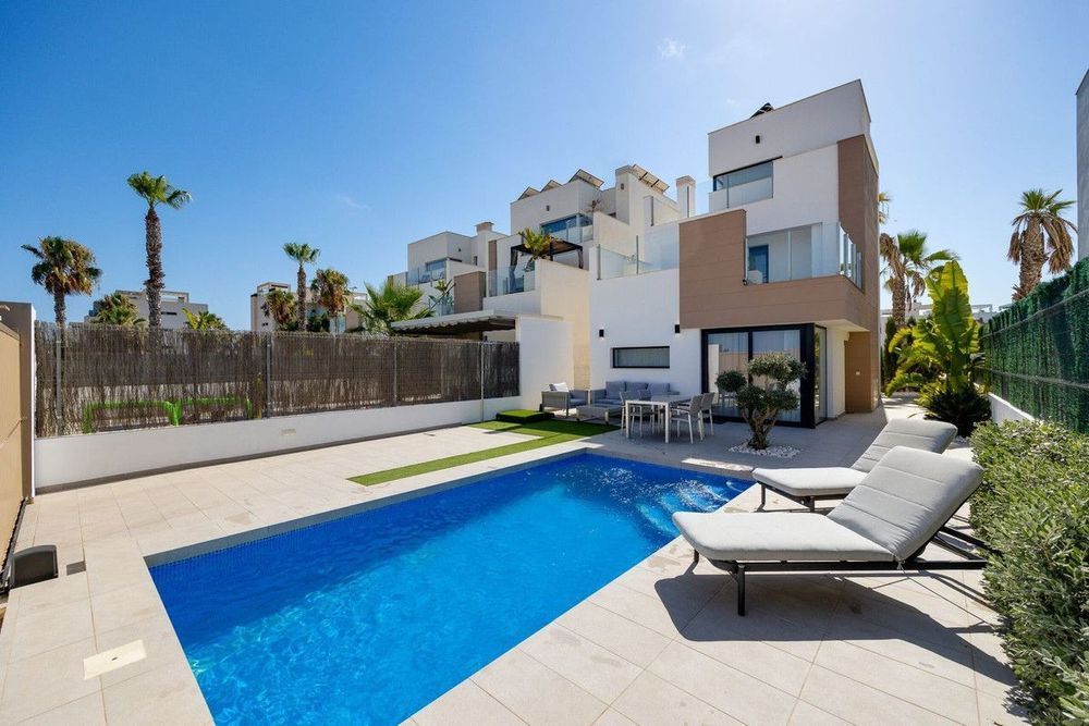 House | Resale in Guardamar del Segura in Guardamar del Segura, Costa Blanca - Main property photo