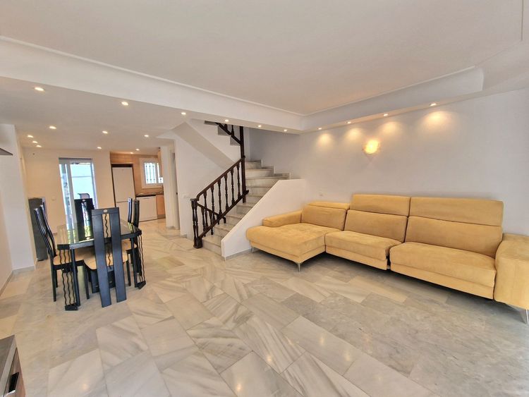 listing card gallery