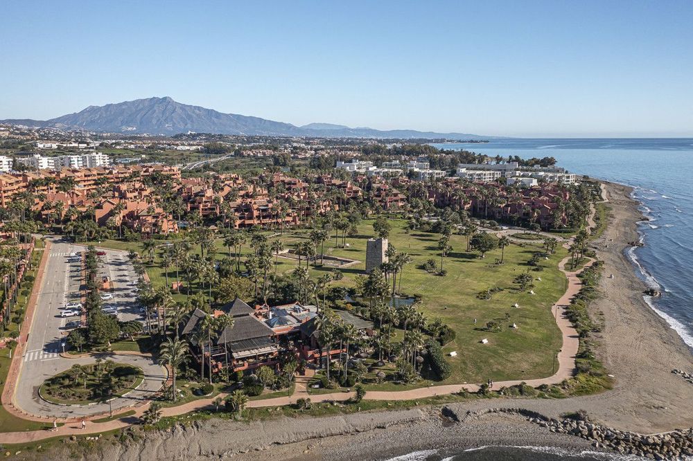 Apartment | Resale in Estepona in Estepona, Costa del Sol - Main property photo