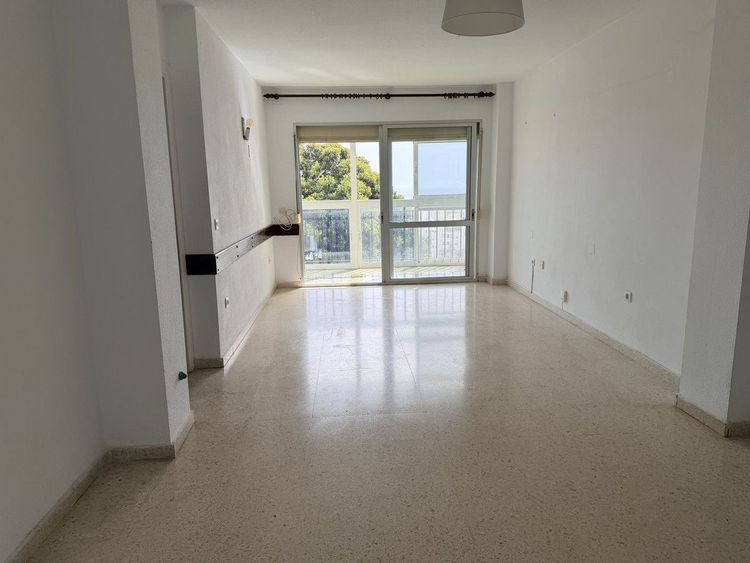 Apartment | Resale in Torremolinos in Torremolinos Others, Torremolinos, Costa del Sol - Photo 2