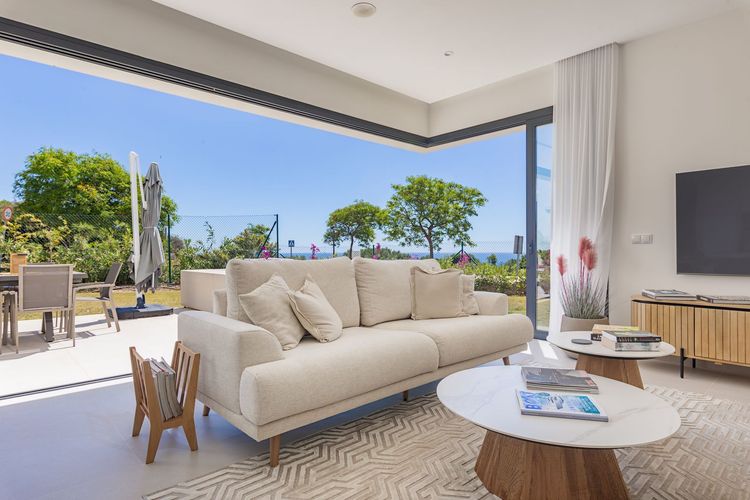 listing card gallery