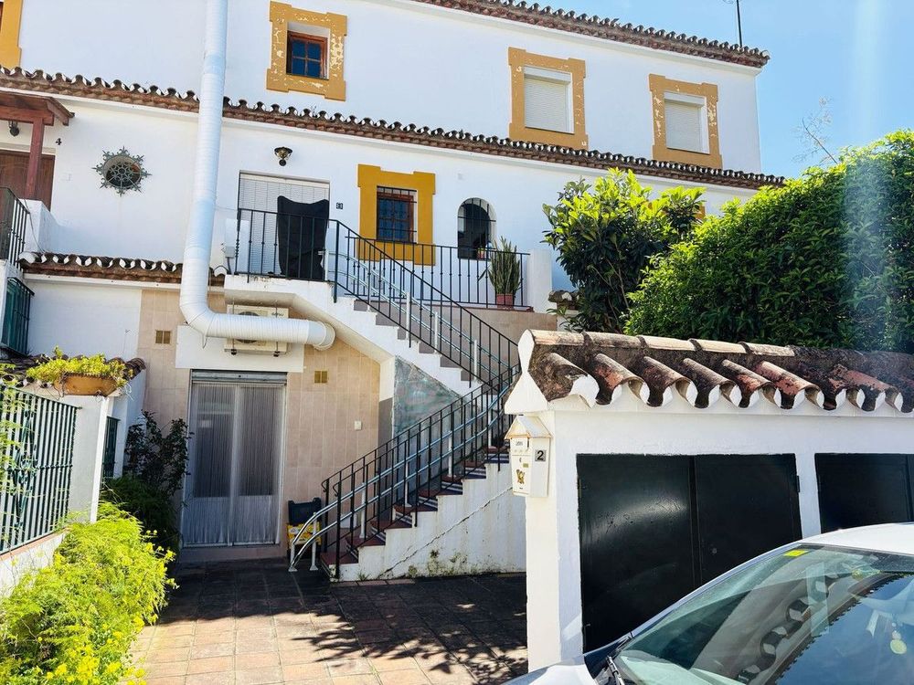 House | Resale in Estepona in Estepona, Costa del Sol - Main property photo