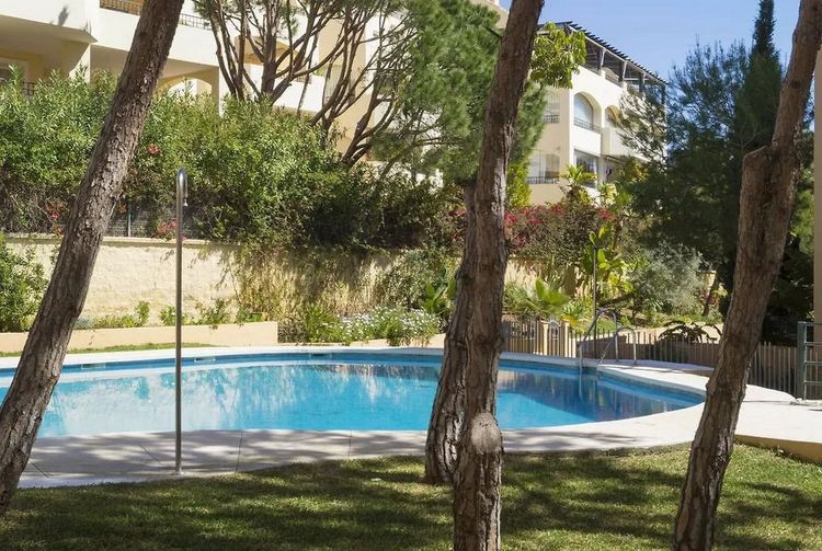 Apartment | Resale in Elviria in Elviria, Costa del Sol - Photo 3