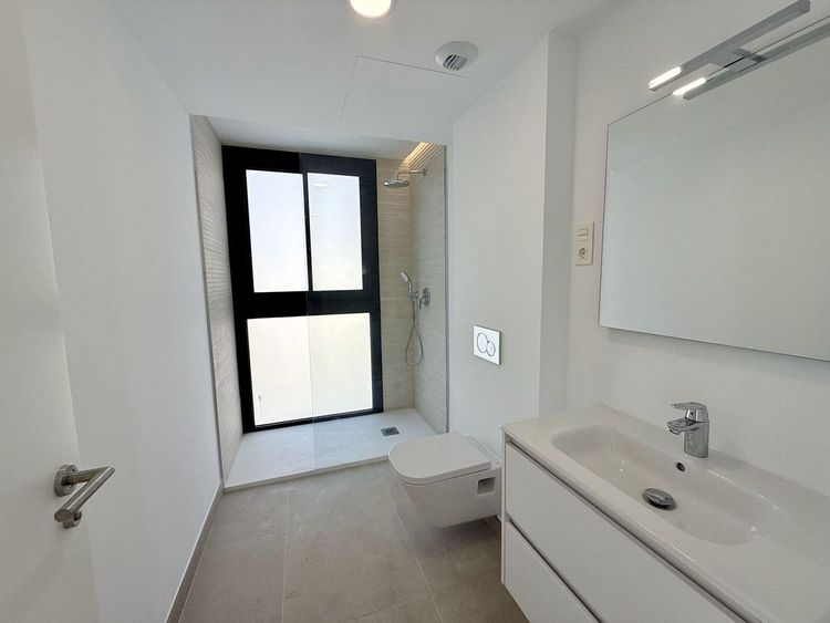 Penthouse | Resale in Estepona in Estepona, Costa del Sol - Photo 3