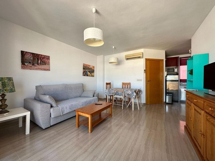 Apartment | Resale in Fuengirola in Fuengirola Others, Costa del Sol - Photo 2