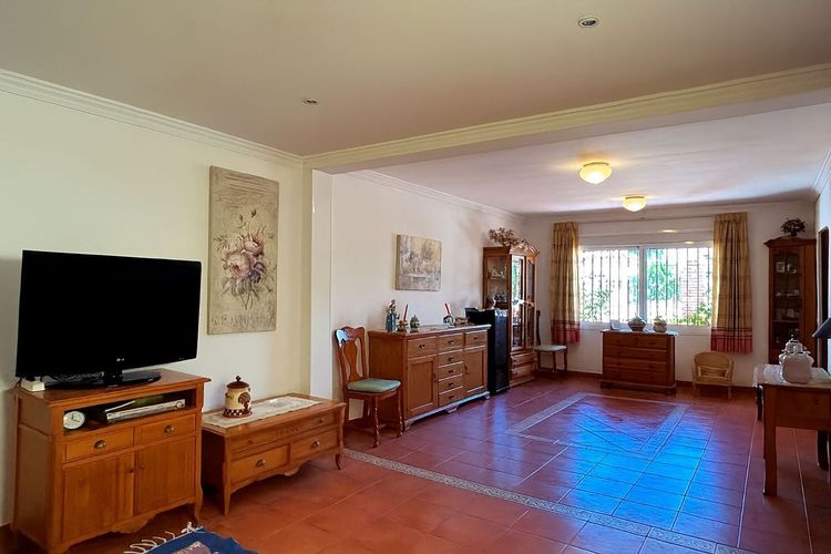listing card gallery