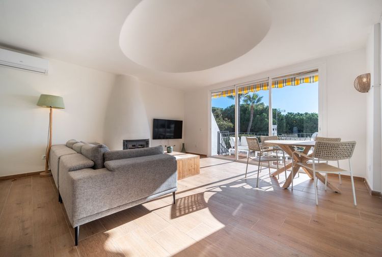 House | Resale in Cabopino in Cabopino, Costa del Sol - Photo 4