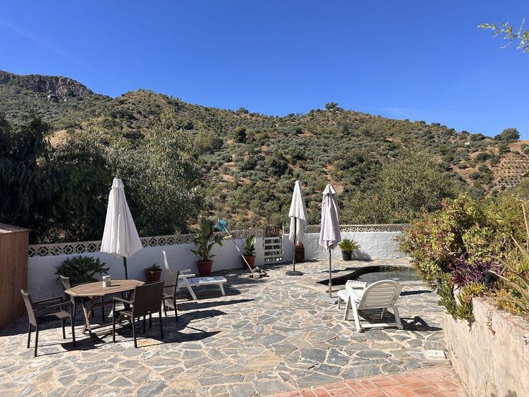 House | Resale in Comares in Comares, Costa del Sol - Photo 5
