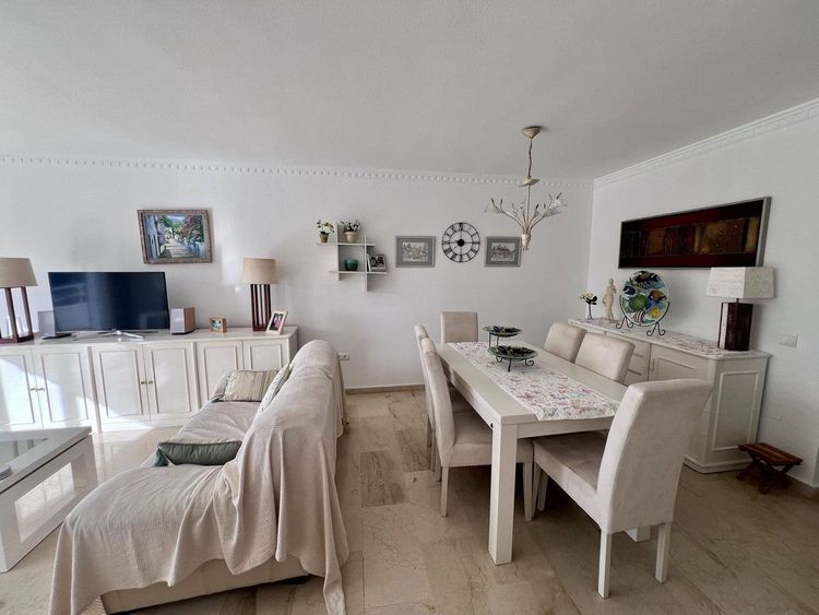 Penthouse | Resale in El Paraiso in El Paraiso, Costa del Sol - Photo 5