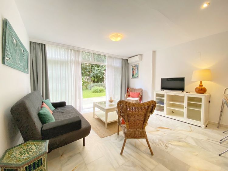 Apartment | Resale in Marbella in Marbella, Costa del Sol - Photo 3