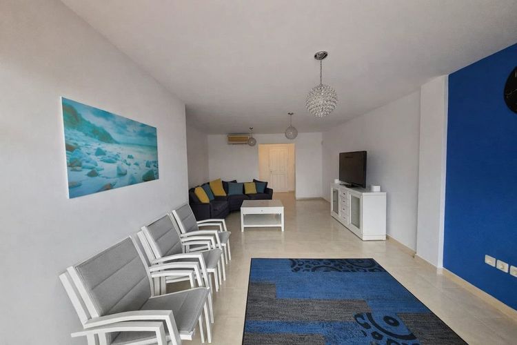 Apartment in La Duquesa in La Duquesa, Manilva, Costa del Sol - Photo 2