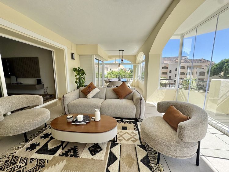 listing card gallery