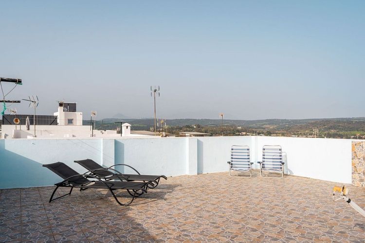 House | Resale in Guadiaro in Guadiaro, Costa del Sol - Photo 3