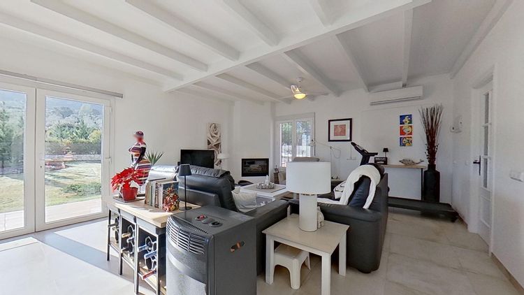 House | Resale in Coín in Coín, Costa del Sol - Photo 4