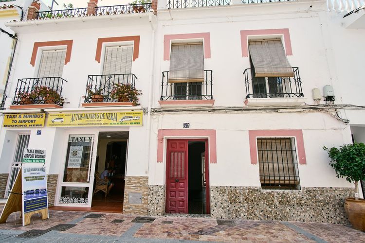 listing card gallery