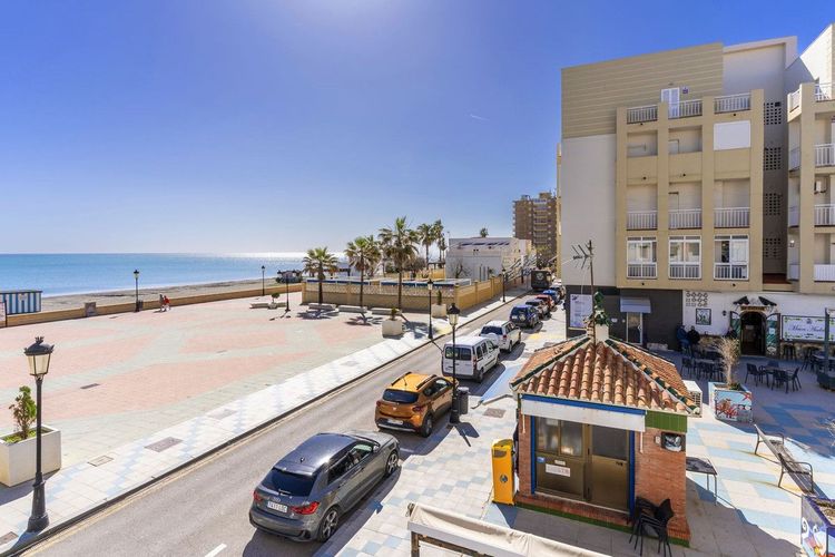 Apartment | Resale in San Luis de Sabinillas in San Luis de Sabinillas, Costa del Sol - Photo 3