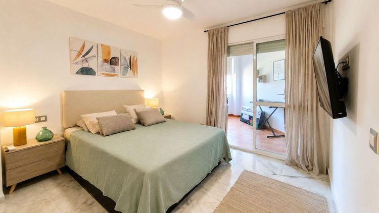 Apartment | Resale in New Golden Mile in New Golden Mile, Estepona East Others, Costa del Sol - Photo 4
