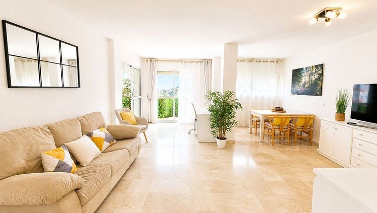 Apartment | Resale in Atalaya in Atalaya, Costa del Sol - Photo 4