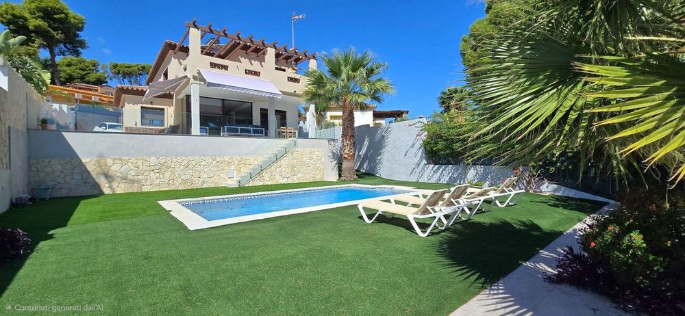 House | Resale in Torremolinos in Torremolinos Others, Torremolinos, Costa del Sol - Main property photo