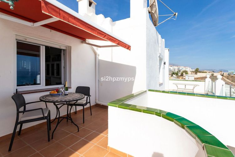 House | Resale in Torrox in Torrox, Costa del Sol - Photo 3