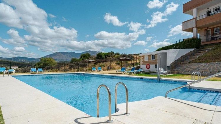Penthouse | Resale in Casares Playa in Casares Playa, Costa del Sol - Photo 2
