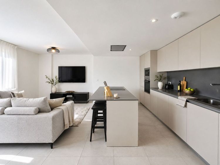 Apartment | Resale in Selwo in Selwo, Selwo - La Concha-Resina Golf, Costa del Sol - Photo 3