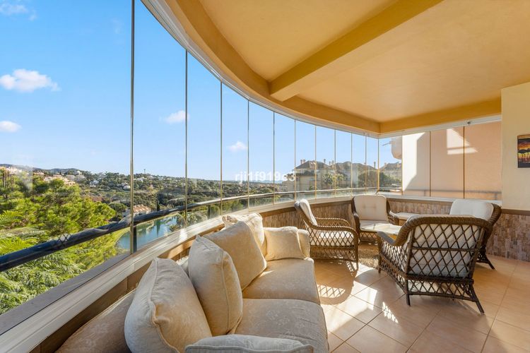 Apartment | Resale in Elviria - Development photo 1