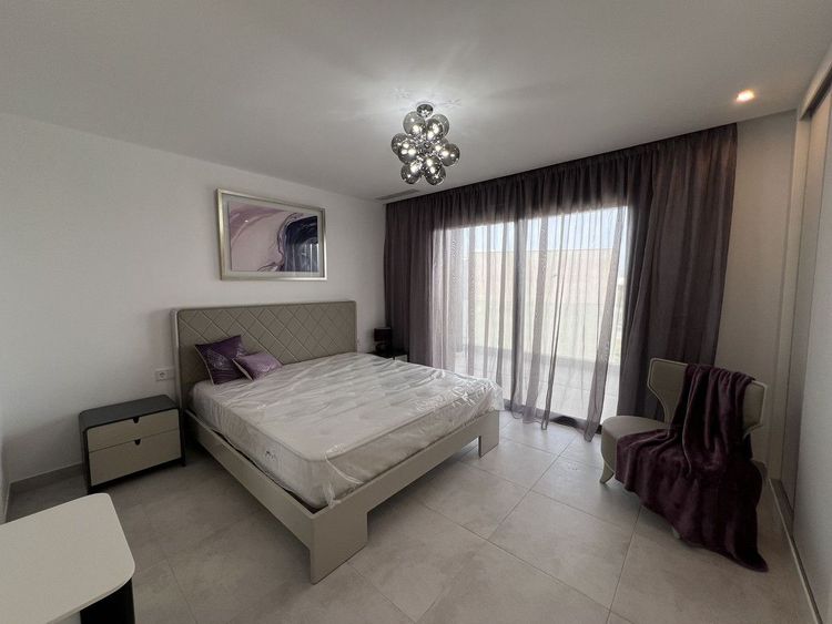 Apartment | Resale in Atalaya in Atalaya, Costa del Sol - Photo 4