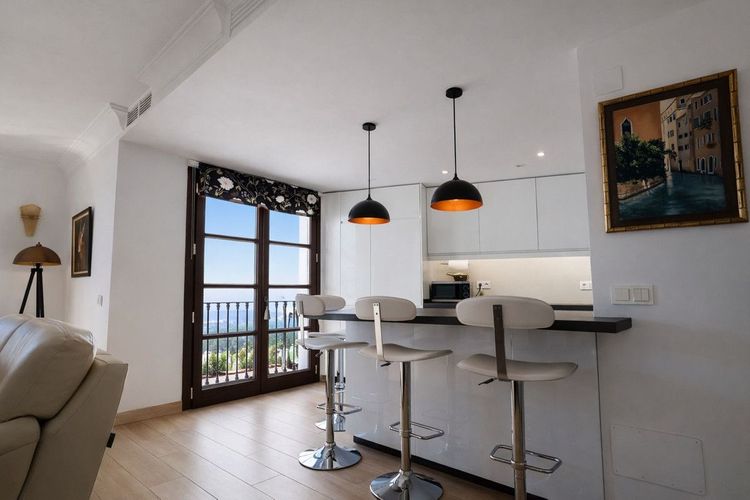 House | Resale in La Heredia in La Heredia, Costa del Sol - Photo 3