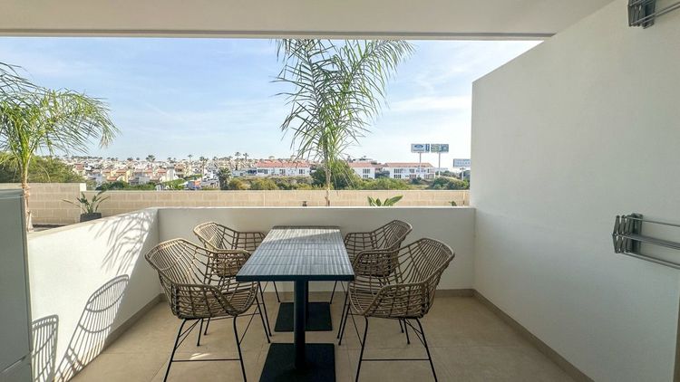 Apartment | Resale in Playa Flamenca in Playa Flamenca, Costa Blanca - Photo 3
