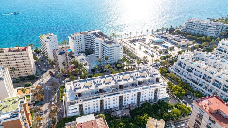 Apartment | Resale in Marbella in Marbella, Costa del Sol - Photo 4