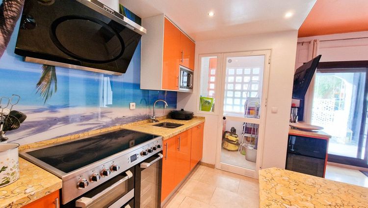 Apartment | Resale in La Duquesa in La Duquesa, Manilva, Costa del Sol - Photo 3