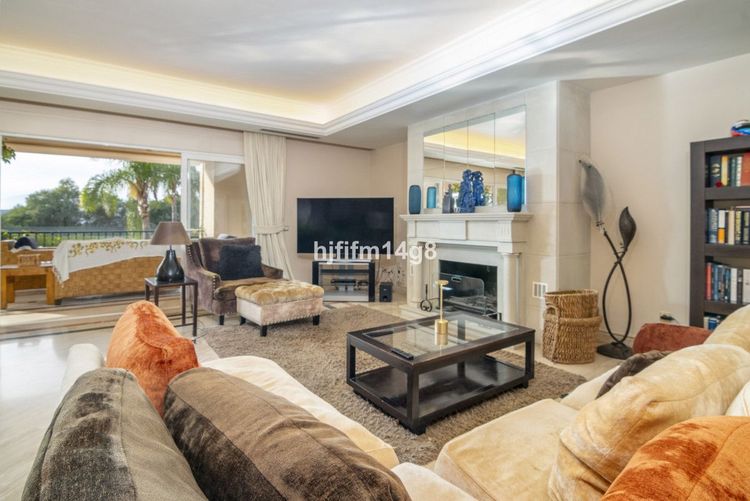 Apartment | Resale in The Golden Mile in The Golden Mile, Costa del Sol - Photo 3