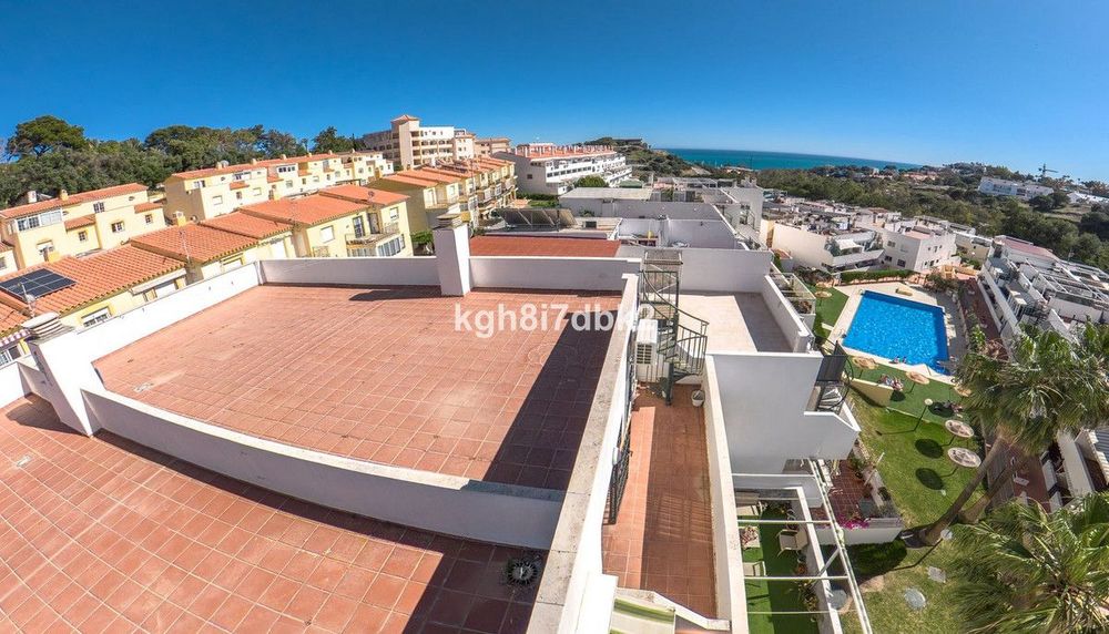 Penthouse | Resale in Benalmadena Costa in Benalmadena Costa, Costa del Sol - Main property photo