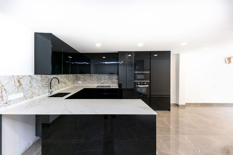 Apartment | Resale in Marbella in Marbella Others, Costa del Sol - Photo 2