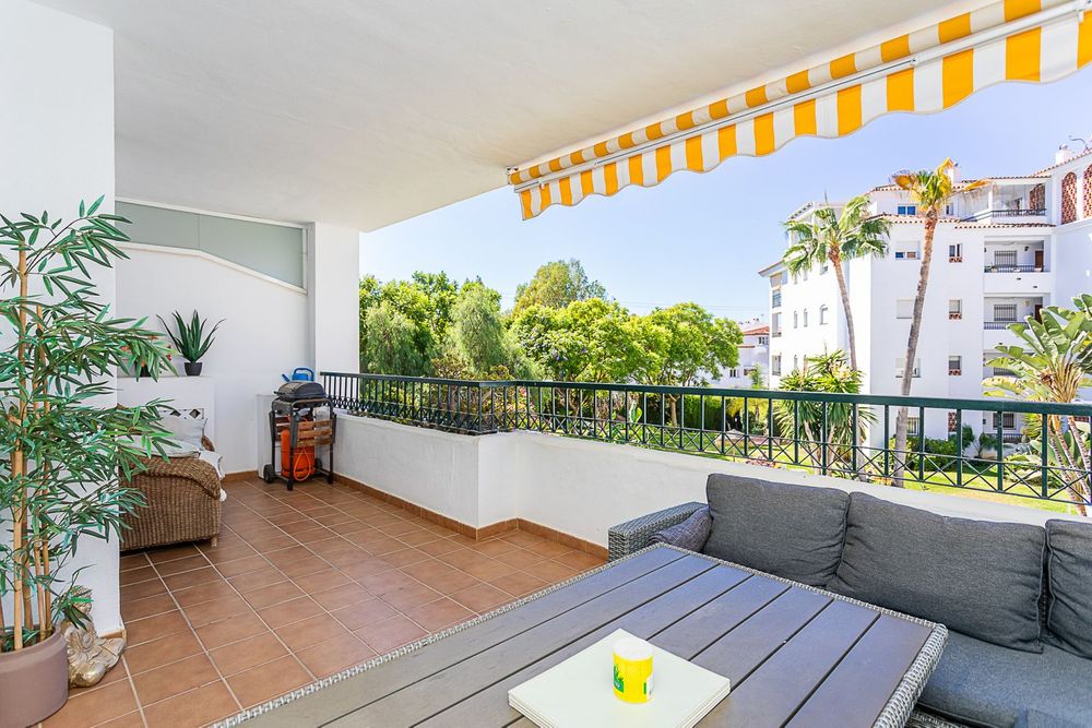 Apartment | Resale in Calahonda in Calahonda, Costa del Sol - Main property photo