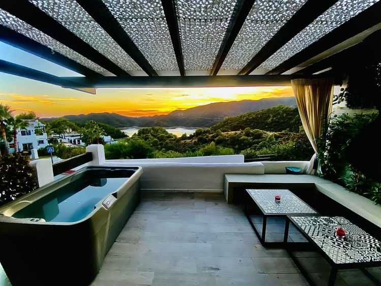 House | Resale in Istán - Development photo 1