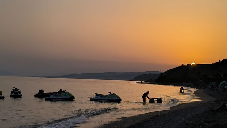 listing card gallery