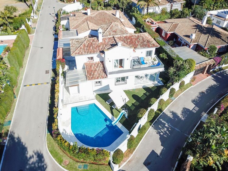 House | Resale in Los Monteros - Development photo 1