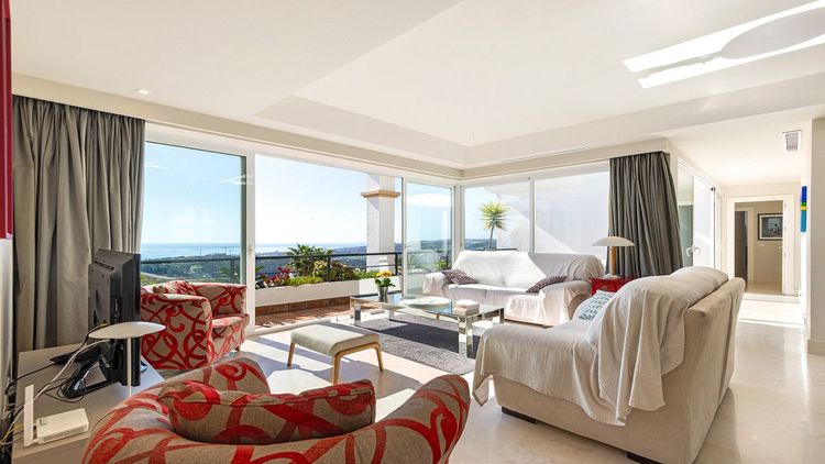 Penthouse | Resale in Doña Julia in Doña Julia, Costa del Sol - Photo 2