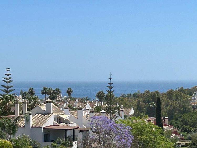 House | Resale in The Golden Mile in The Golden Mile, Costa del Sol - Photo 2