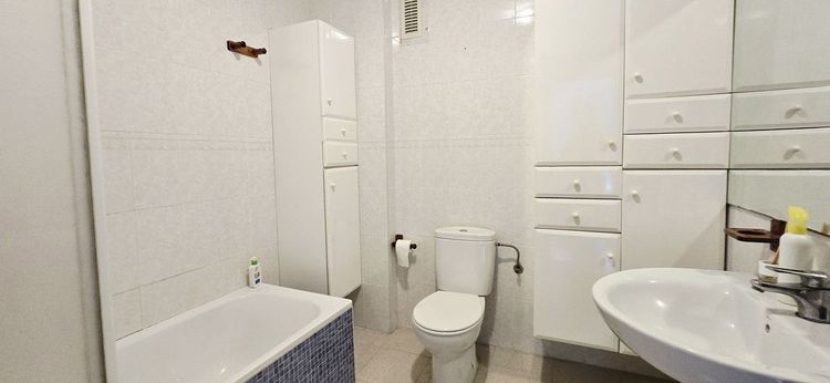 House | Resale in Rincón de la Victoria in Rincón de la Victoria, Costa del Sol - Photo 4